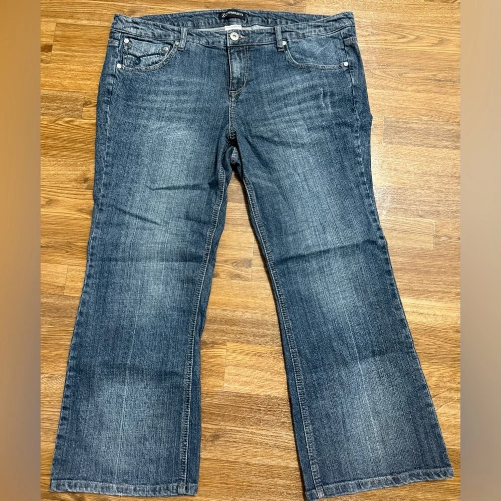 Vintage 90's Z.Cavaricci Women's Plus Low Rise Flare Med Wash Blue Jeans 20